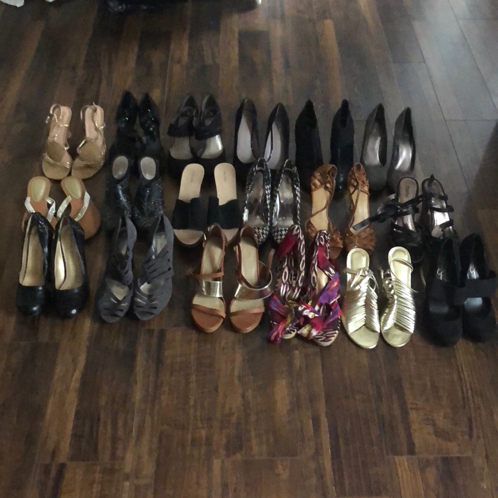 18 pairs of size 11 shoes lightly worn